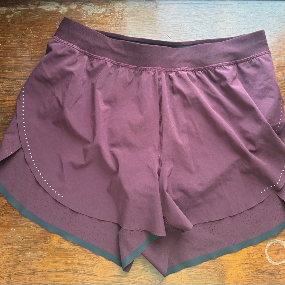 Lululemon find your pace shorts